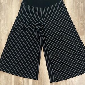 NWT Striped Black and White Gaucho Pants M
